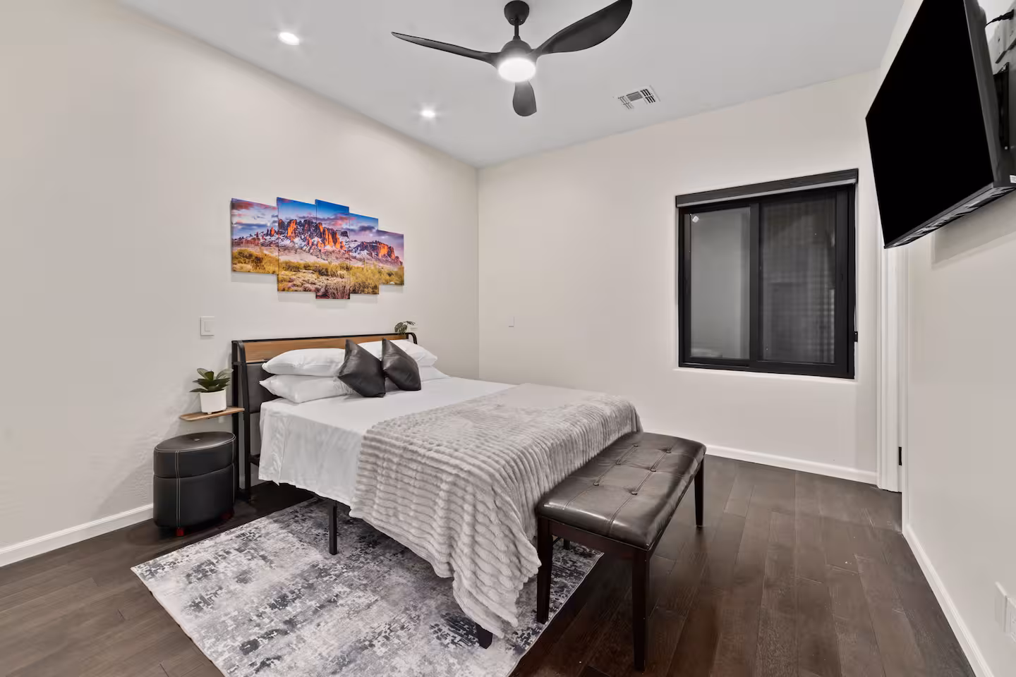 Gilbert Grand Private, bedroom B