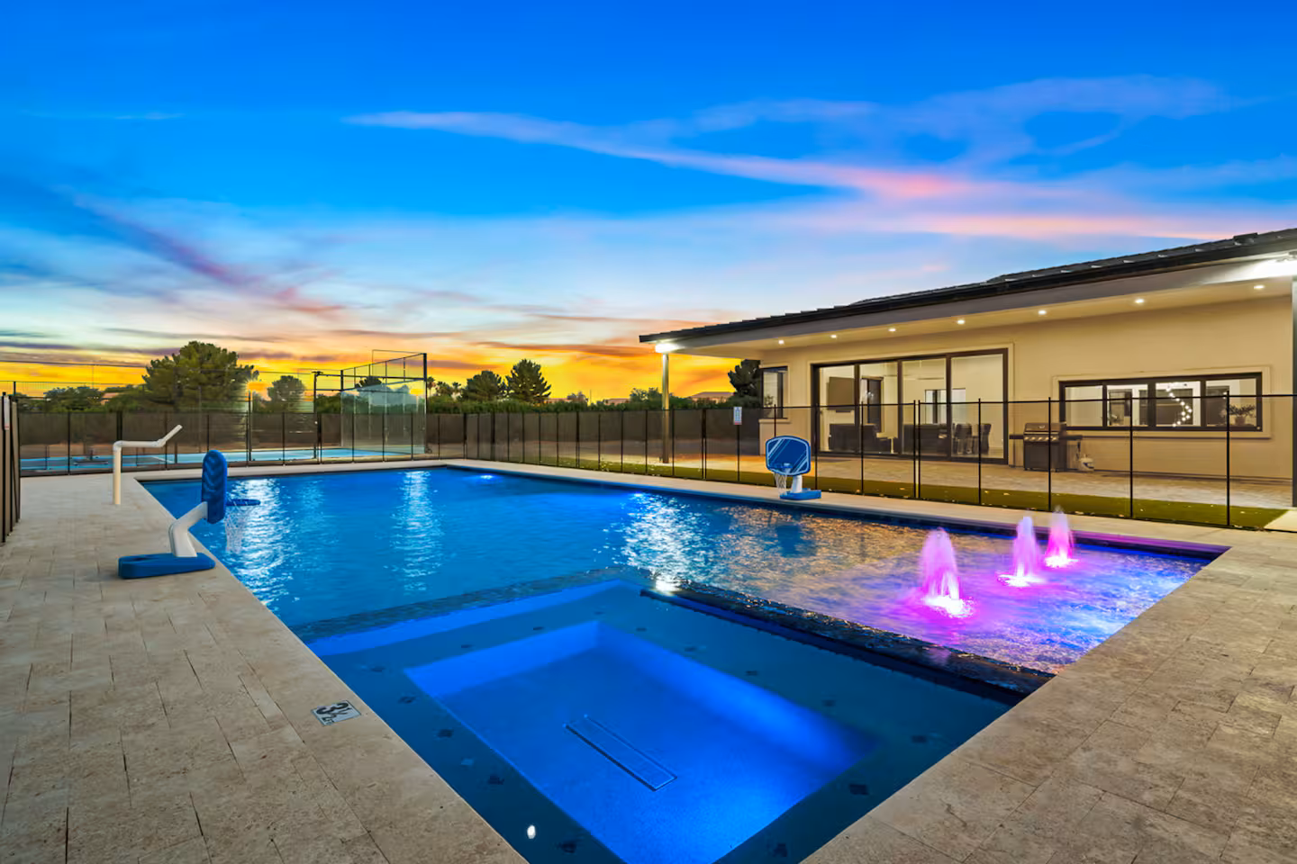 Gilbert Grand Private, pool